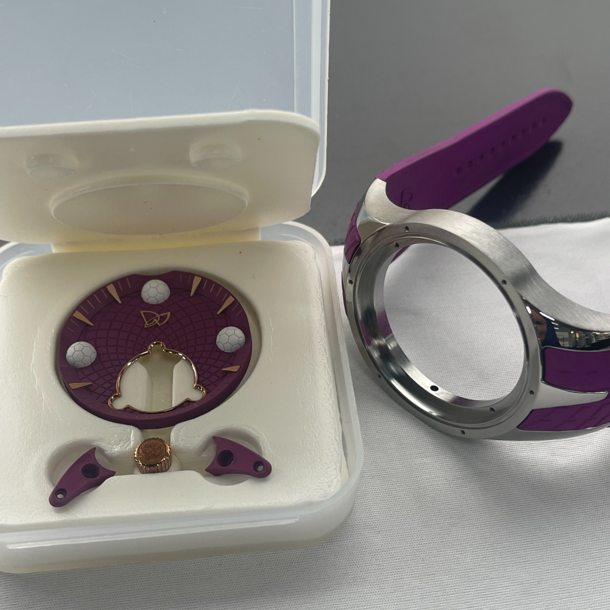 DEWEL Genève – Tourbillon Purple Edition - Dewel.ch
